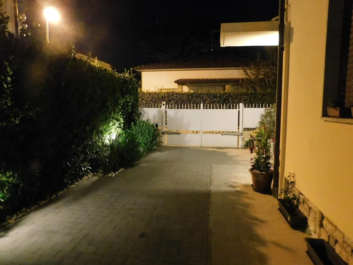 Versilia Tonfano Villetta Marina di Pietrasanta Holiday home